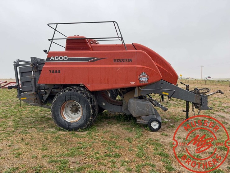 1982-international-3088-tractor-image-46