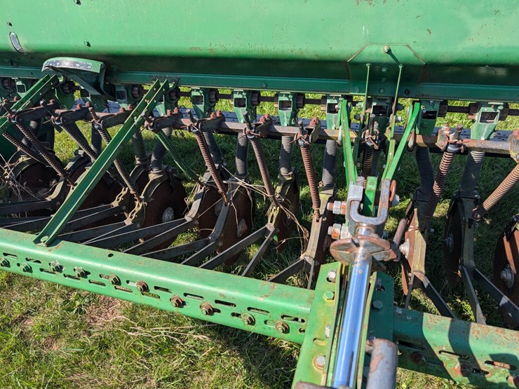 john-deere-8200-image-6