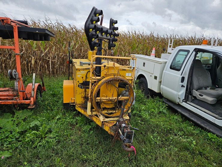 #2075-•-hescc-1500-15-service-trailer-image-7