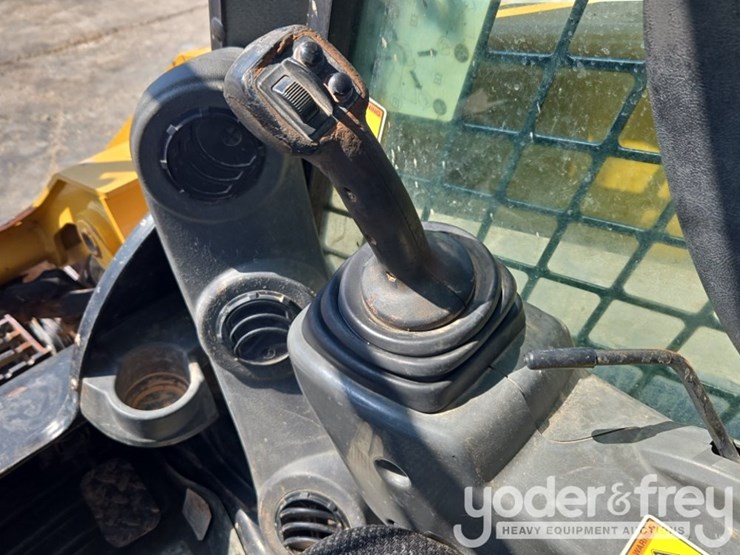 2019-caterpillar-299d2-image-56