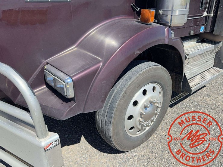 2009-kenworth-t800-image-17