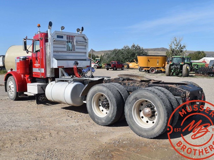 1984-peterbilt-359-image-5