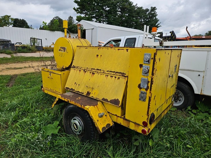 #2076-•-797-towable-generator-image-3