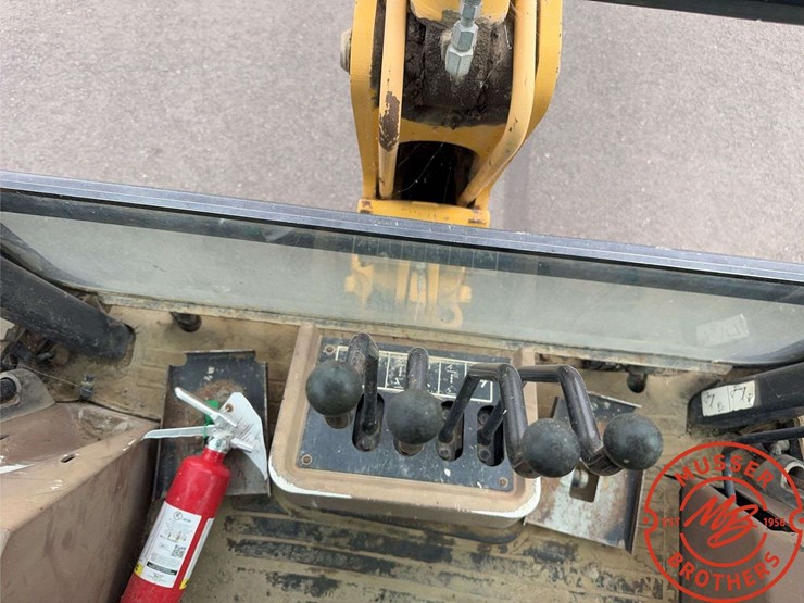 1994-john-deere-310d-image-35