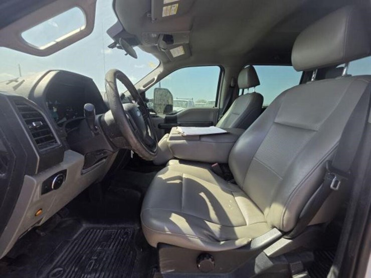 2021-ford-f250-image-6