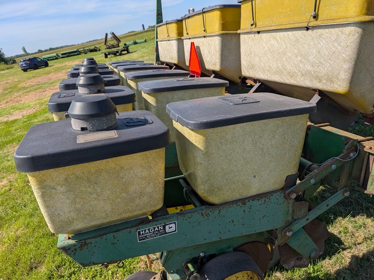 john-deere-7000-image-9