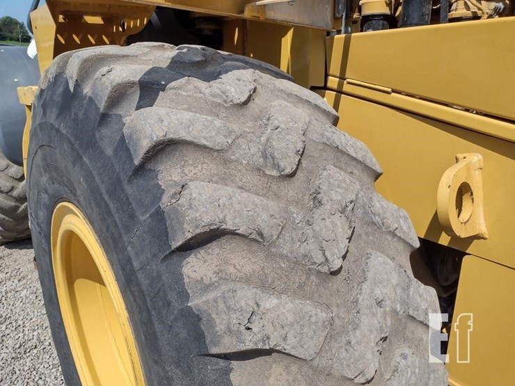 2017-deere-524kii-image-15