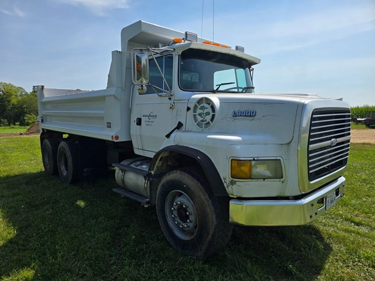 1995-ford-l8000-image-9