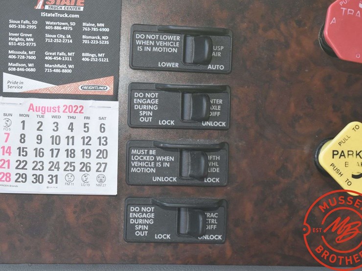 2006-freightliner-columbia-120-image-42