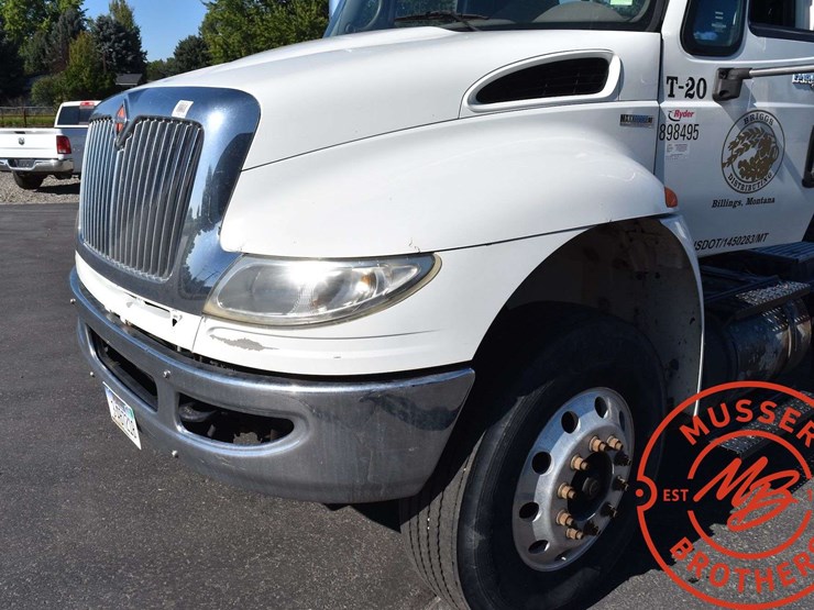 2009-international-durastar-truck-image-11