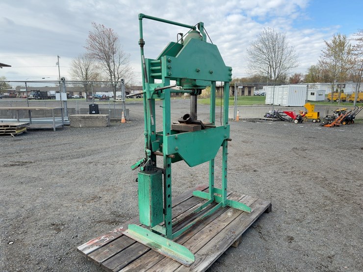 kr-wilson-75-ton-shop-press-image-2