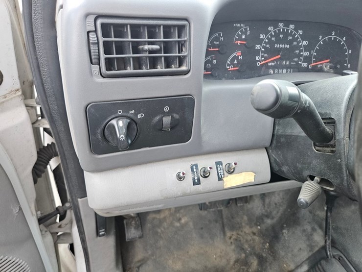 2001-ford-f350-image-23