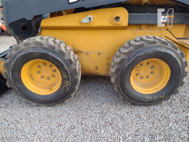 2019-deere-332g-image-13