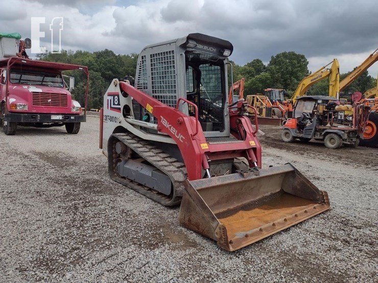 2019-takeuchi-tl8-image-31