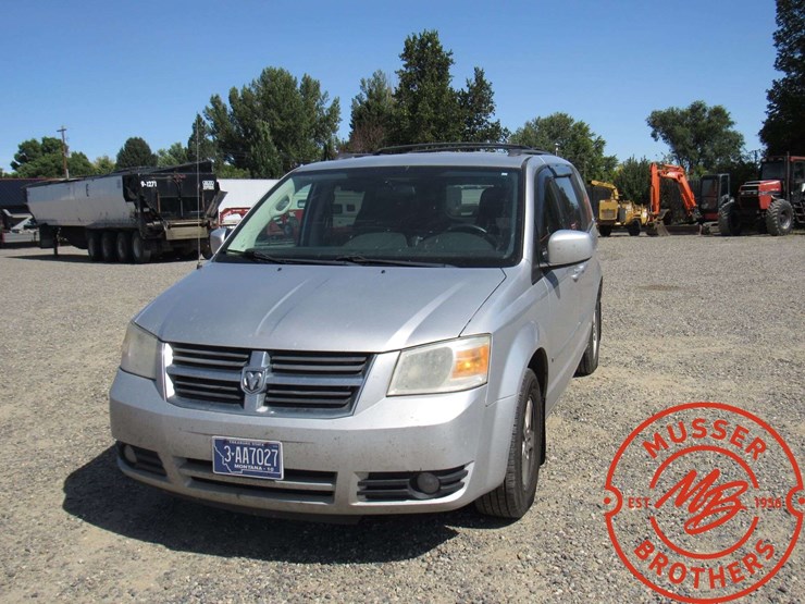2010-dodge-grand-caravan-sxt-image-10