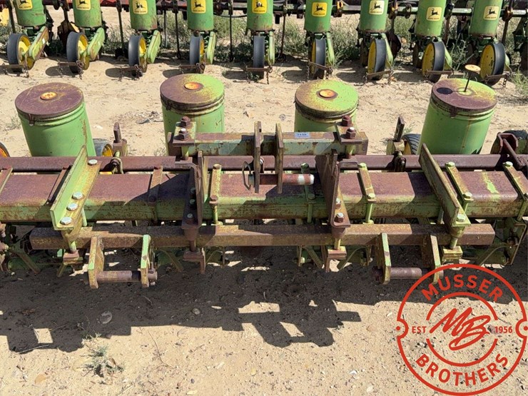 john-deere-12-image-9