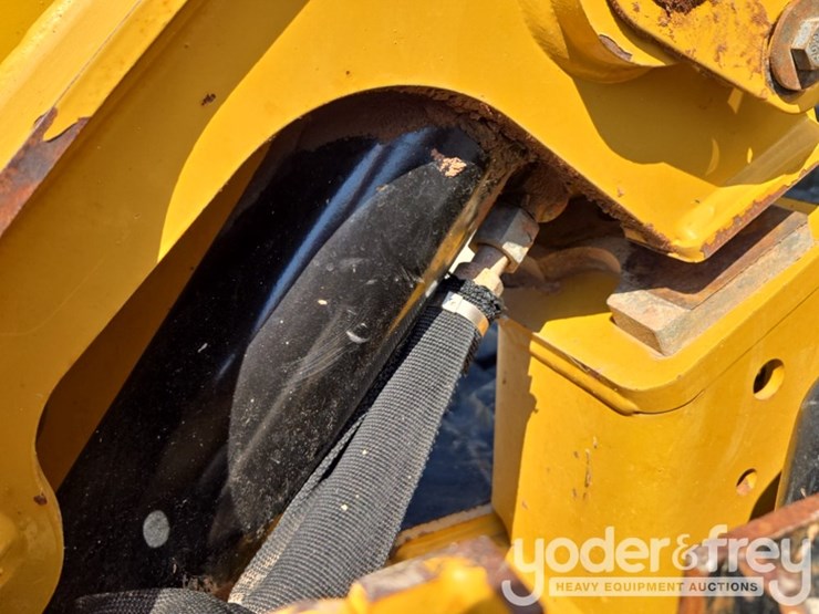 2019-caterpillar-299d2-image-24