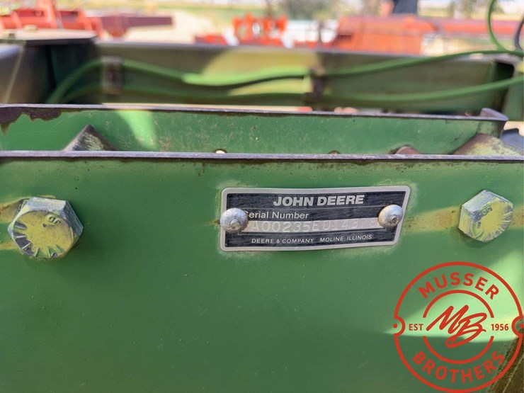 john-deere-235-image-15