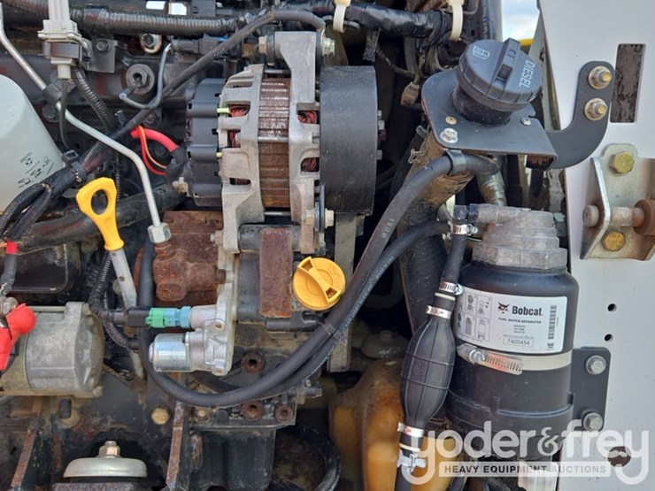 2016-bobcat-t590-image-40