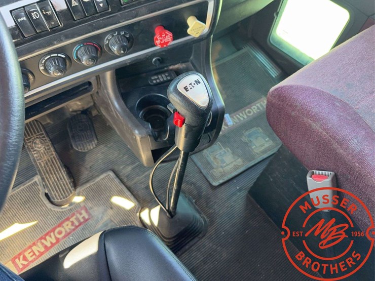 2009-kenworth-t800-image-48