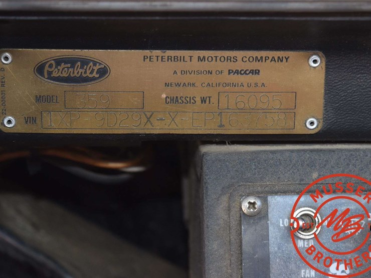 1984-peterbilt-359-image-49