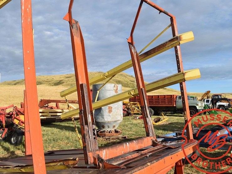 new-holland-1002-image-12