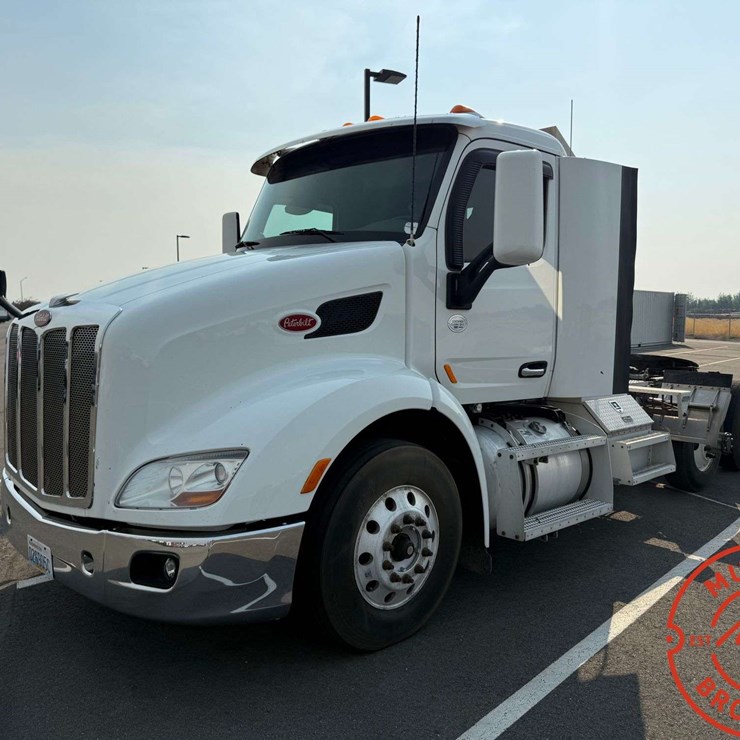 2015 PETERBILT 579