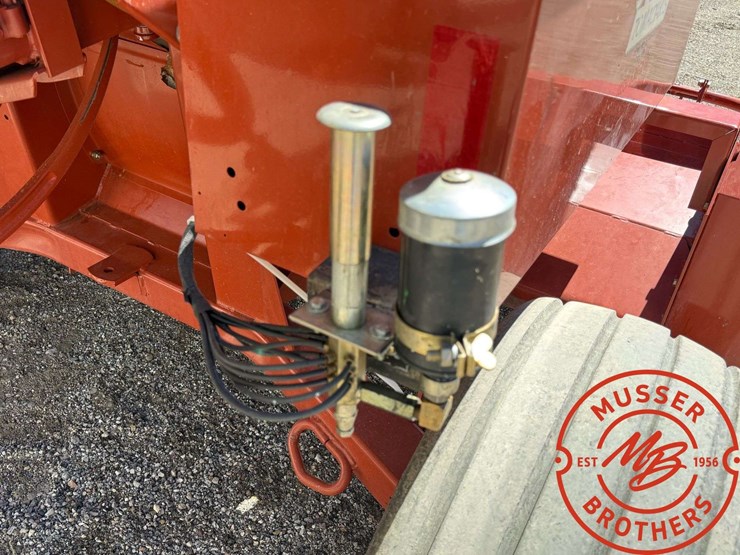hesston-4590-image-12