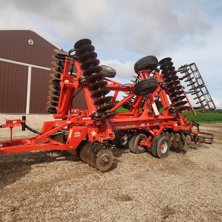 #2448 • 2015 Kuhn Excelerator 8000 Vertical Till
