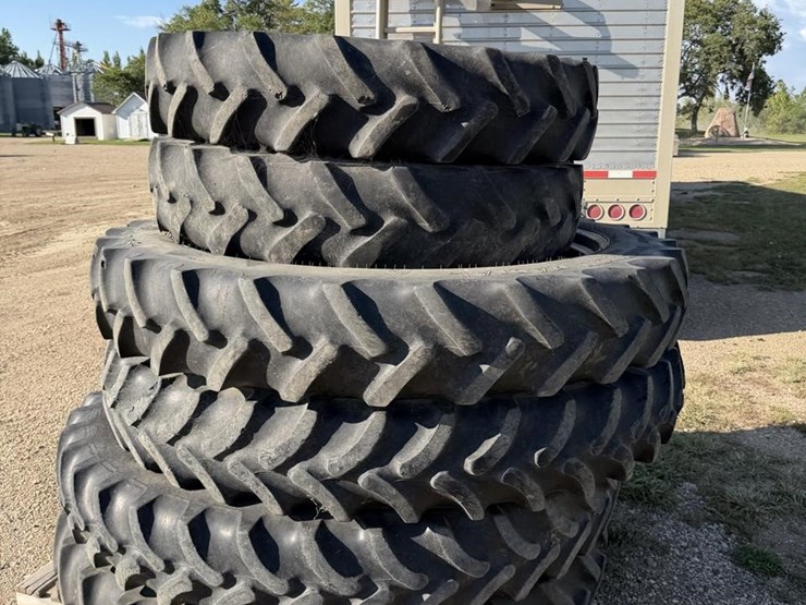 6x-case-tractor-rims-and-tires-image-4