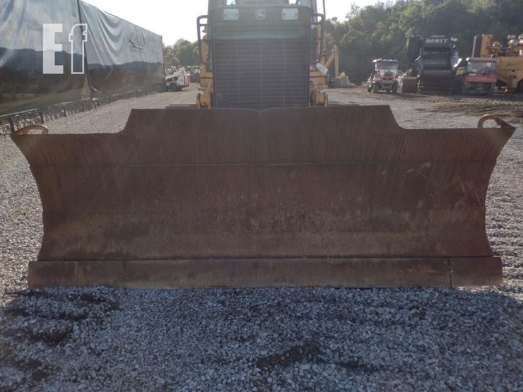 2002-deere-700h-lt-image-22