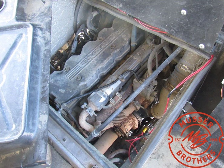 2005-freightliner-mt45-image-30
