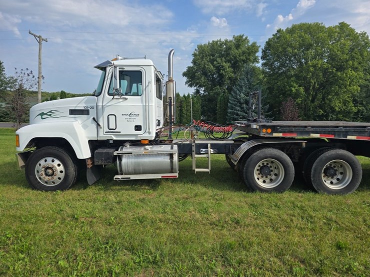 1999-mack-ch613-image-2