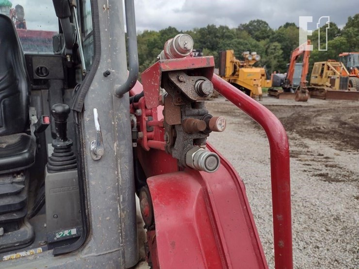 2019-takeuchi-tl8-image-29