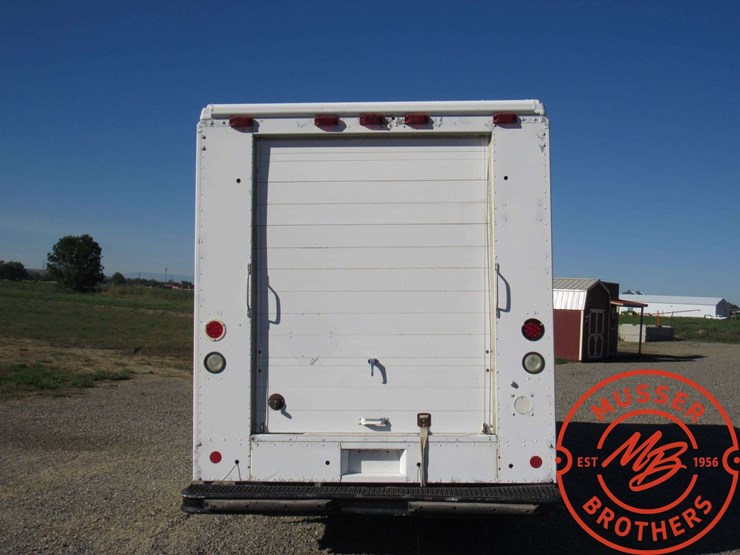 2005-freightliner-mt45-image-7