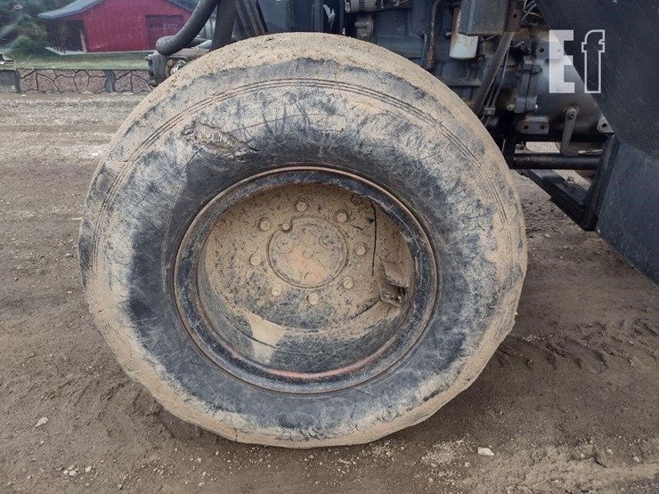 2002-new-holland-7610s-image-18