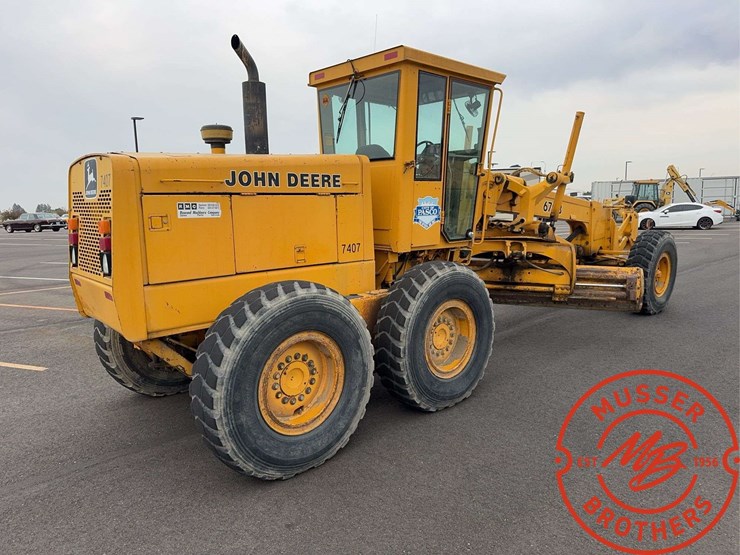 deere-670b-image-5