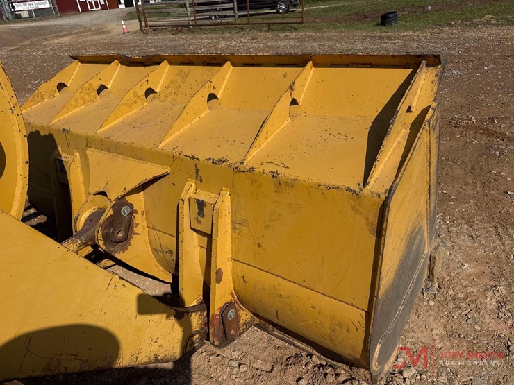 2003-caterpillar-953c-image-17