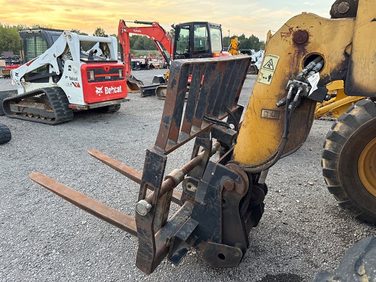 caterpillar-th350b-image-11