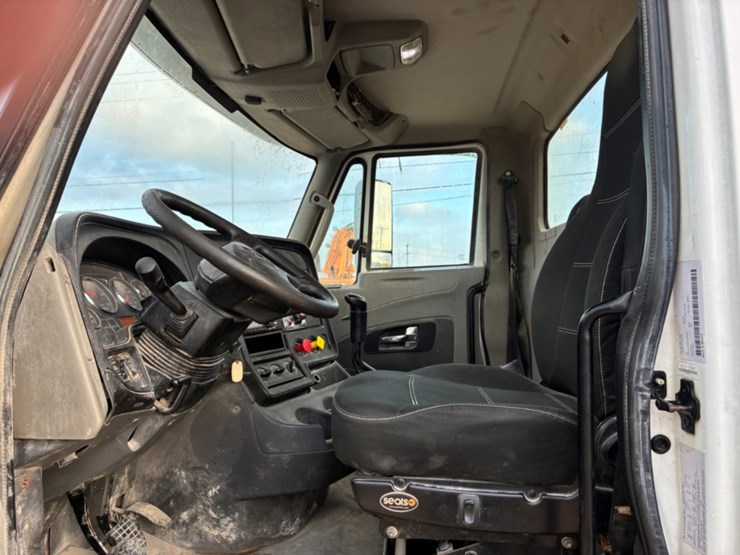 2016-international-prostar-image-7