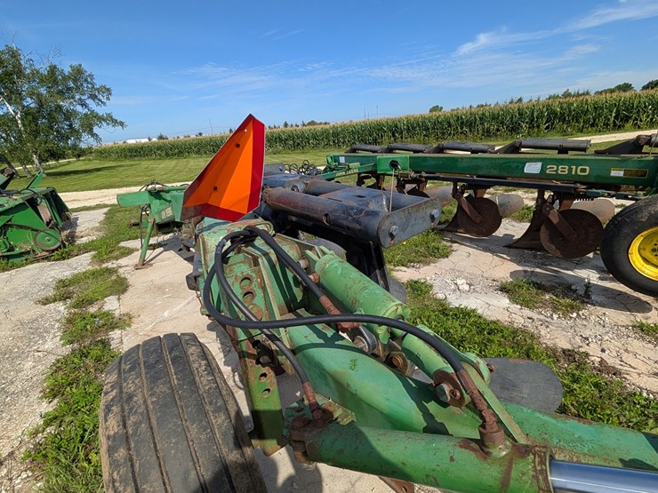 john-deere-2810-image-13
