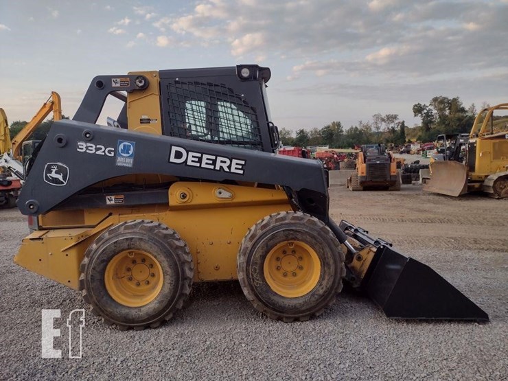 2019-deere-332g-image-3