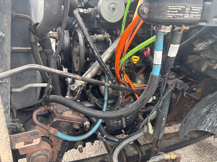 2009-gmc-7500-image-29