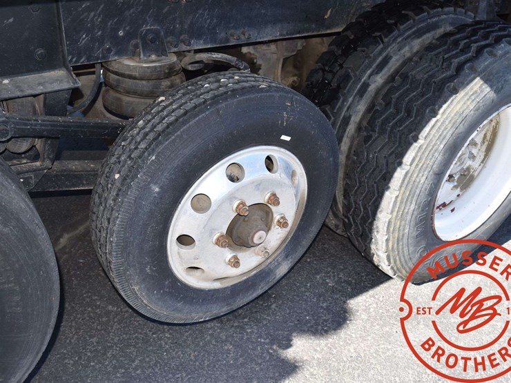 1998-cummins-m11-image-23