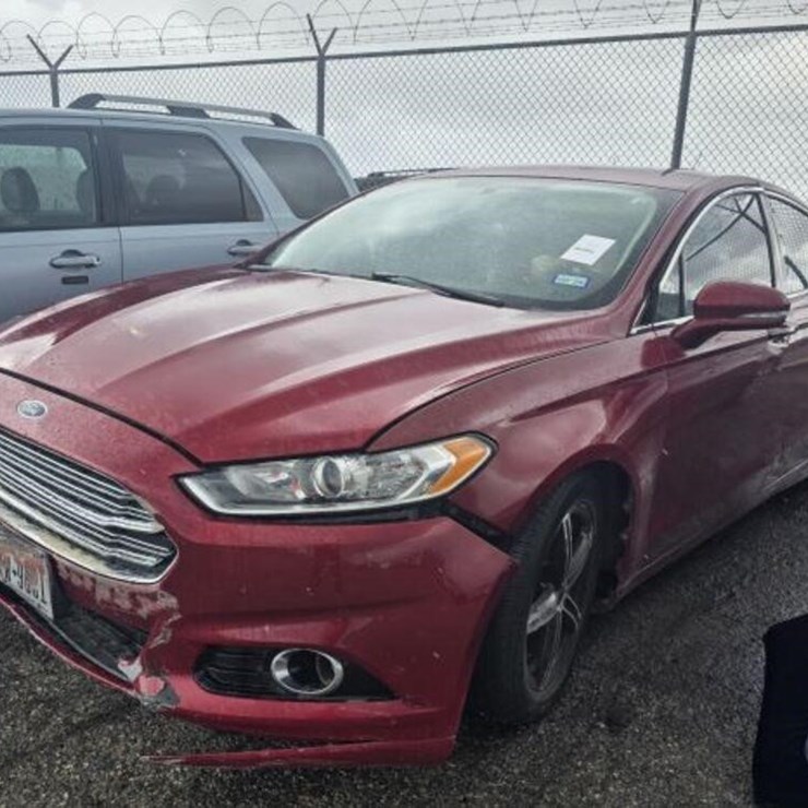 15 FORD 4D 3FA6P00K94FR267917