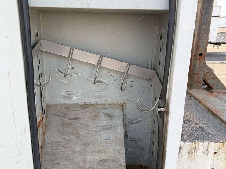 2011-international-durastar-4300-image-17