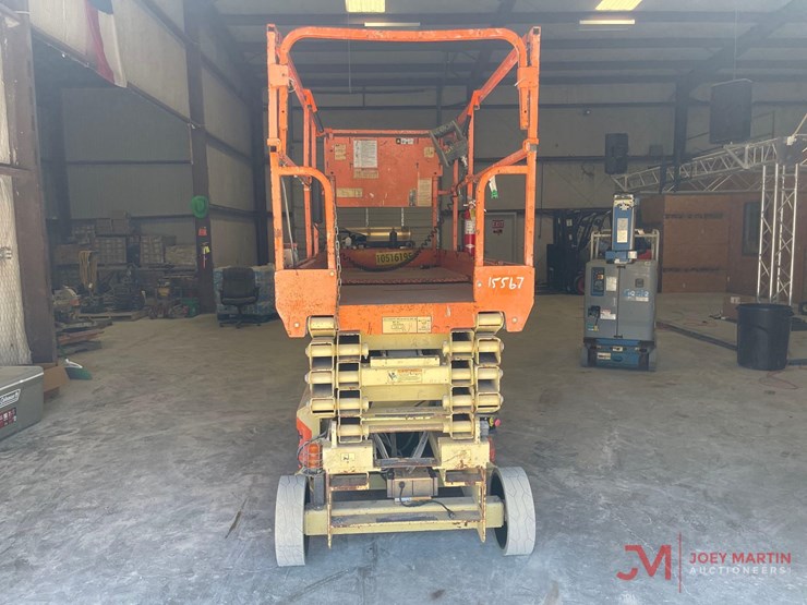 2016-jlg-2646es-electric-scissor-lift-image-4