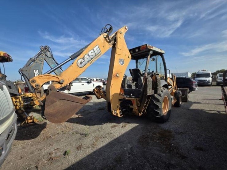 2012-case-580sn-image-3