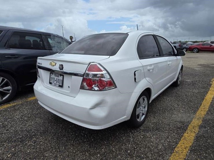 10-chev-4d-kl1td5de1ab098389-image-3