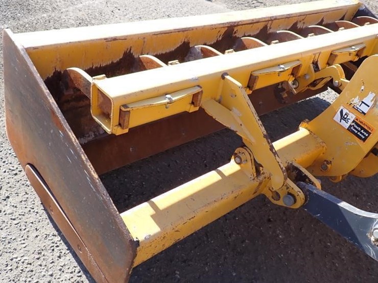 2019-deere-210lep-image-13